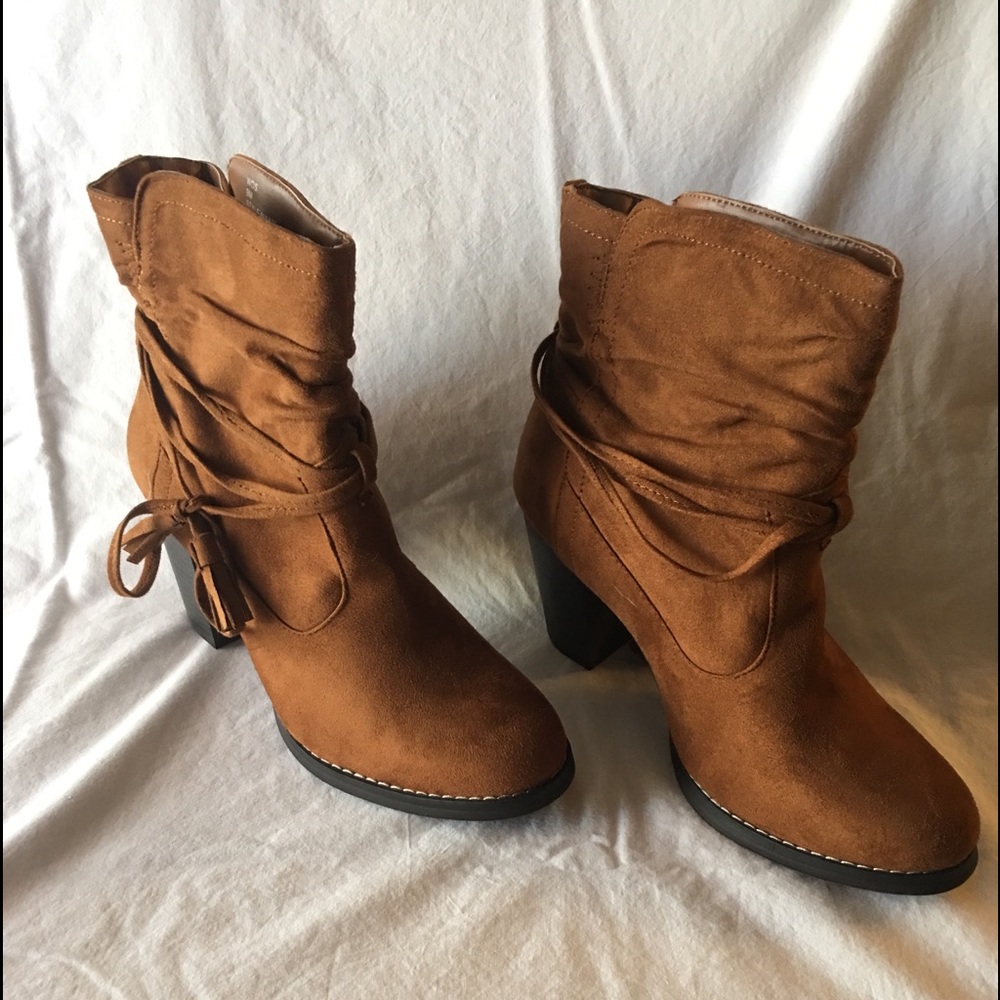 Women’s size 9 NEW suede brown ankle length boots